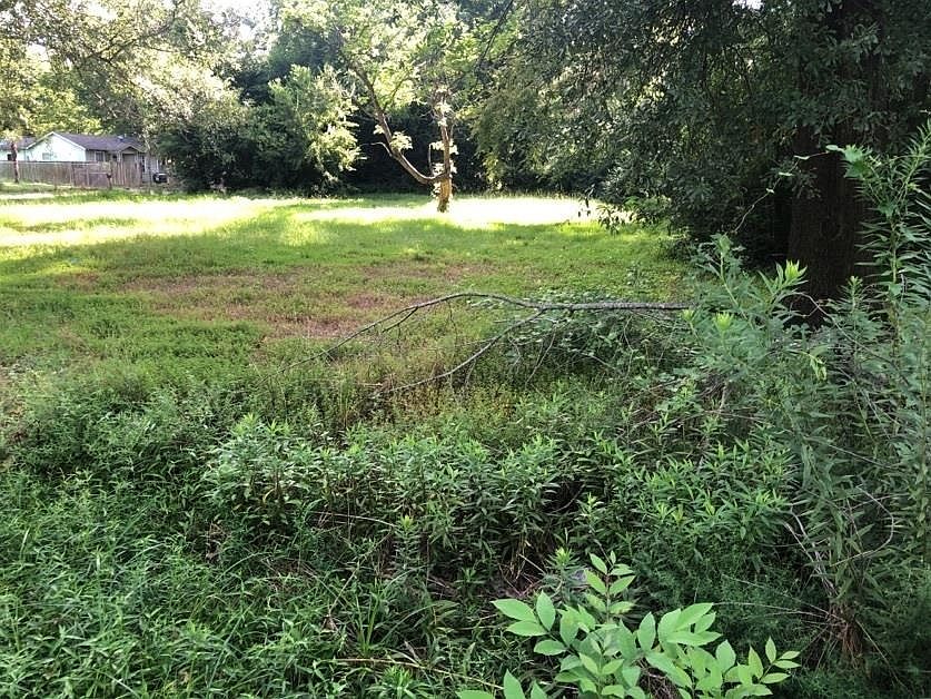 2nd image of 1104 S Hutchings Blvd