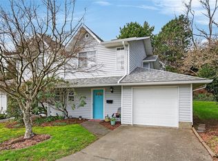 2200 Manor Dr #8, Comox, BC V9M 1C7