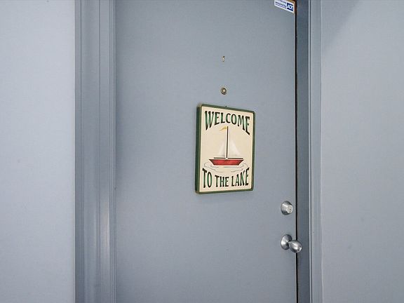 4th image of 1221 W Greenleaf Ave APT 3S