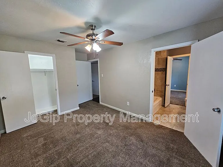216 Wesley Dr — Photo 28