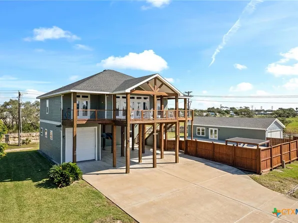 165 Whooping Crane St, Port O Connor, TX 77982