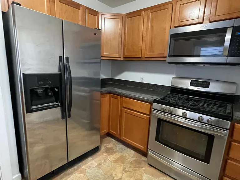 254 Eldred St — Photo 12