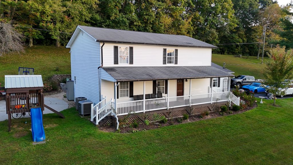 353 Arrowhead Cir - Property Image