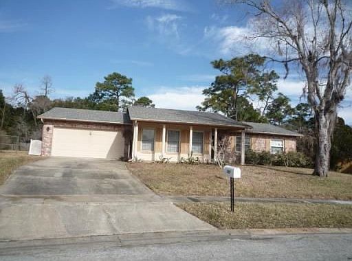 2nd image of 380 Lowndes Sq
