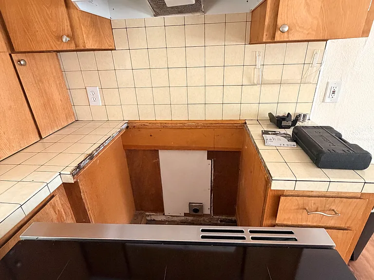 330 NE 102nd Ave — Photo 30