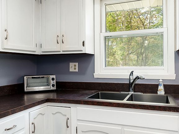 2nd image of 10102 Debbie Ln