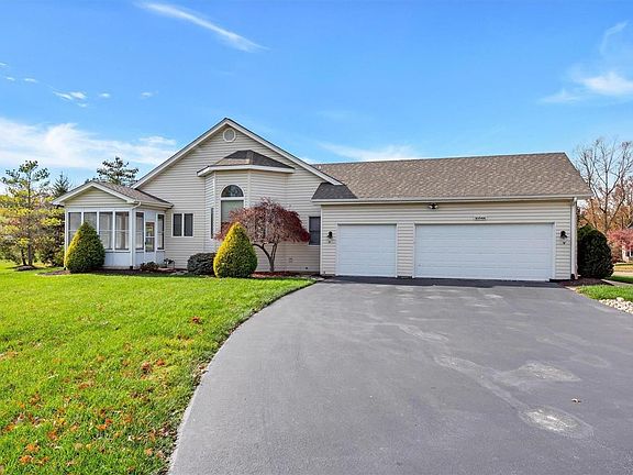 2nd image of 16844 Sunset Circle Dr