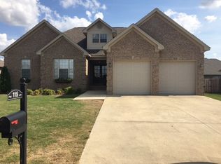 115 Cottonwood Dr, Muscle Shoals, AL 35661
