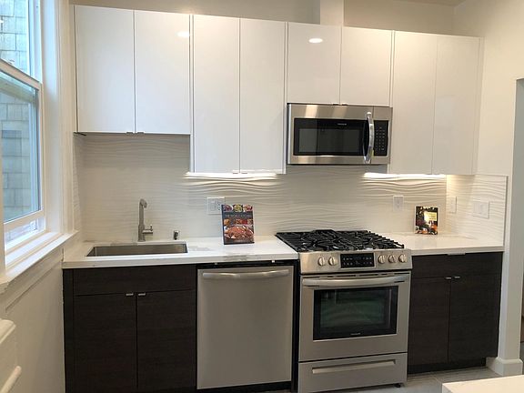 3rd image of 2795 Green St #3