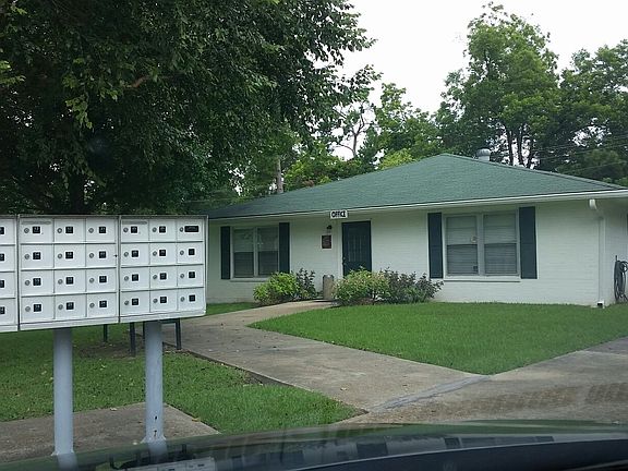 4th image of 3072 Main St #9593