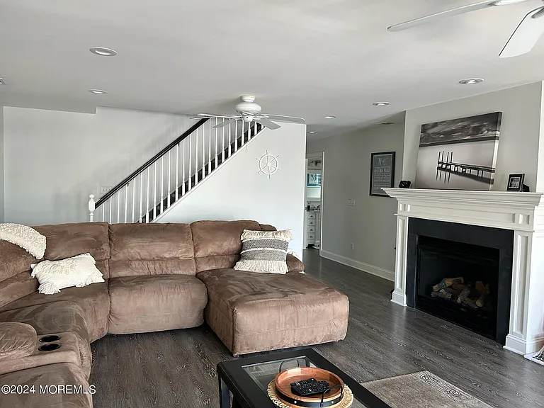 111 Jersey City Ave — Photo 11