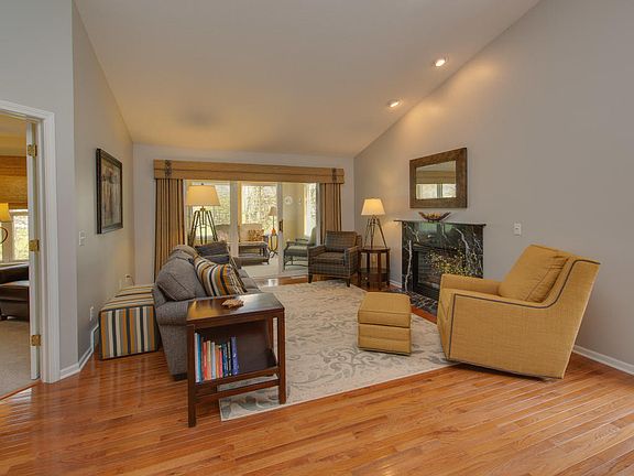 3rd image of 1542 Skylark Ct