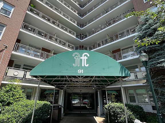 3rd image of 91 Strawberry Hill Ave #938