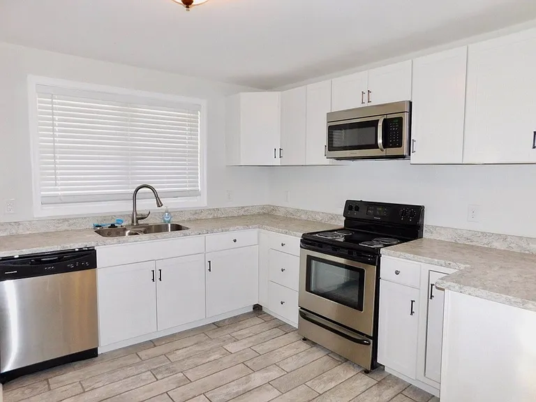 818 E Washington St — Photo 19