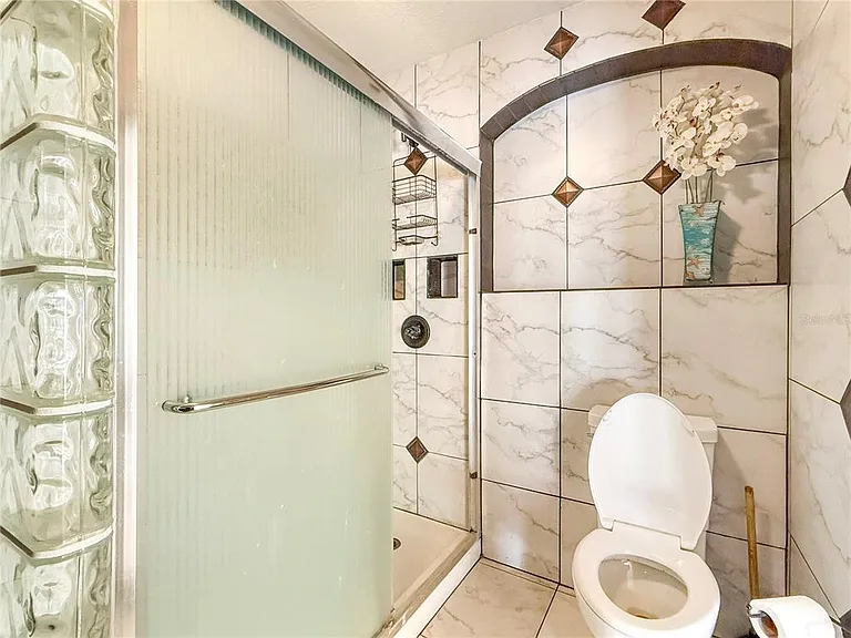 117 E Lake Roy Dr SE — Photo 16