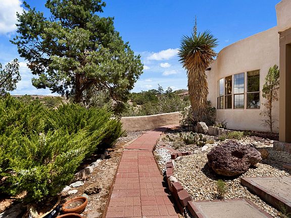 3rd image of 16 Chaparral Rd