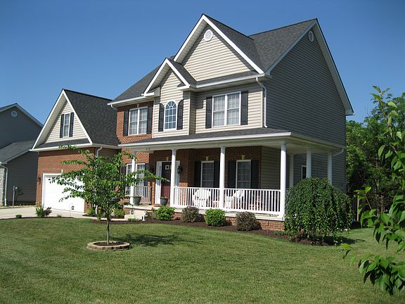 3rd image of 638 Dellinger Dr