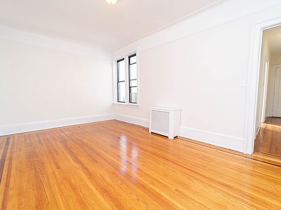 2nd image of 22-05 37th St #2G