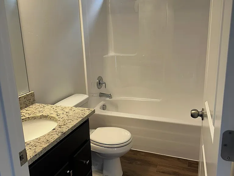 932 N Olson Dr — Photo 33