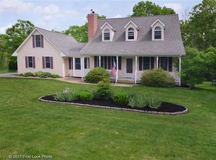 67 Tanglewood Dr, Tiverton, RI 02878