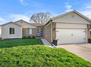 16075 Toulouse Ave, Fraser, MI 48026