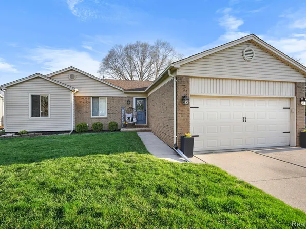 16075 Toulouse Ave, Fraser, MI 48026