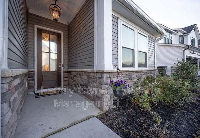 225 Whirlaway Dr — Photo 24