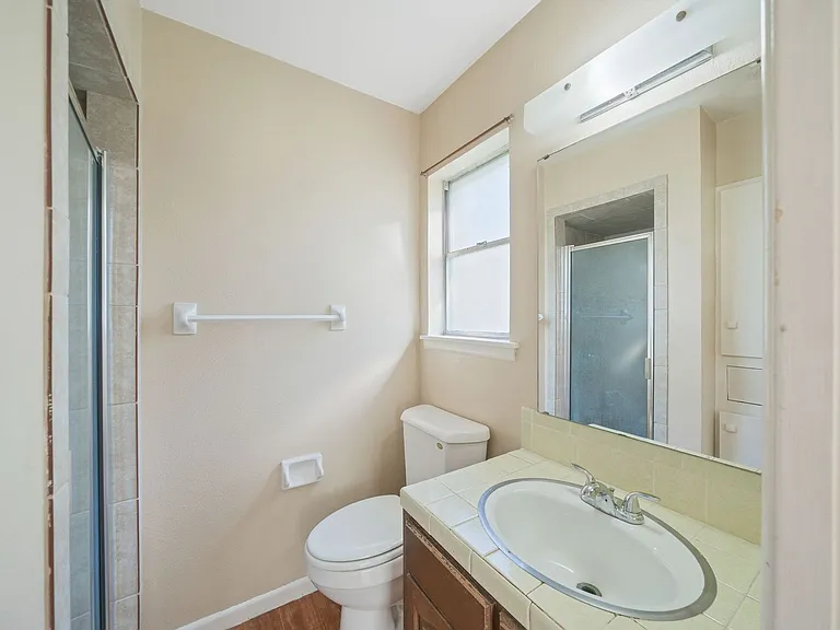 130 Algarita Rd — Photo 17