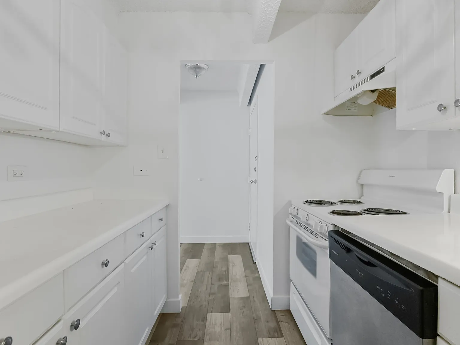 8060 E Girard Ave — Photo 4