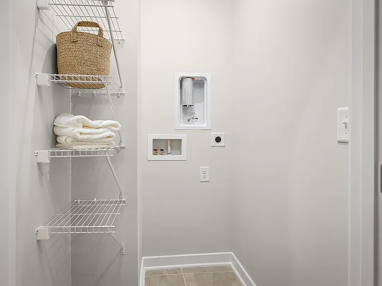 3rd floor full bathroom