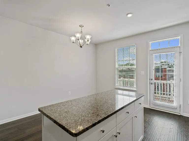 1221 Trenton Pl SE — Photo 11
