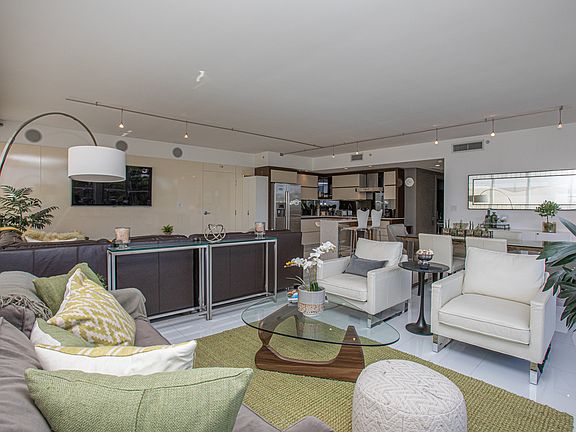 4th image of 2155 Washington Ct APT 310