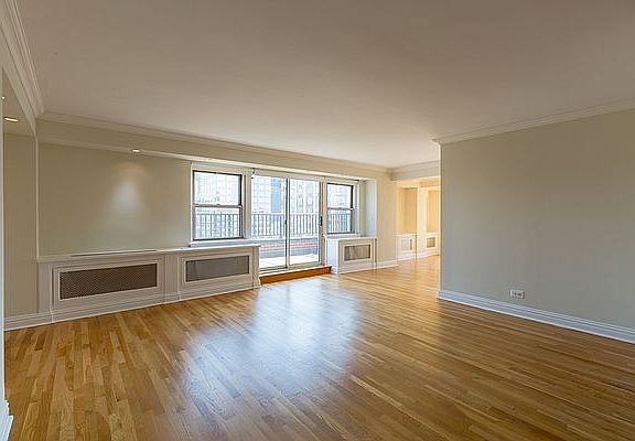 3rd image of 360 E 65th St APT 20B