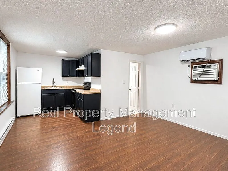 933 Gillham Rd #935