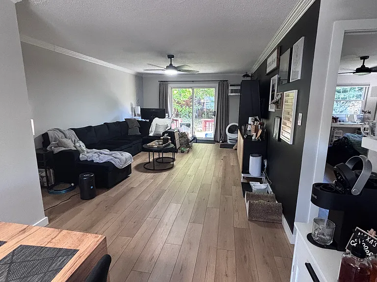 260 Village Dr — Photo 2