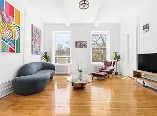 307 E 10th St #3, New York, NY 10009