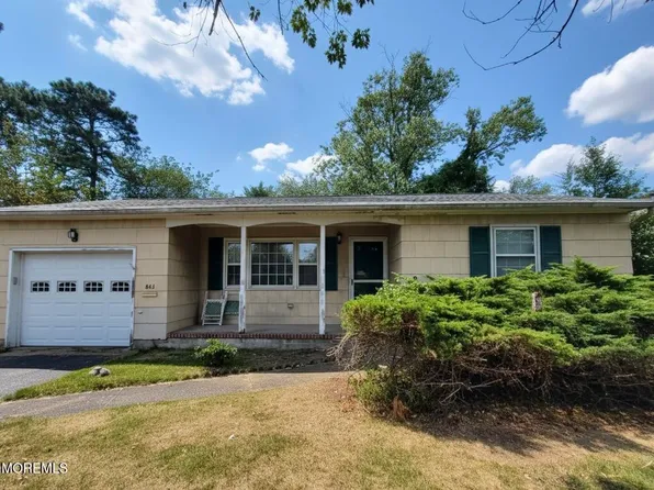 843 N Edgebrook Drive N, Toms River, NJ 08757