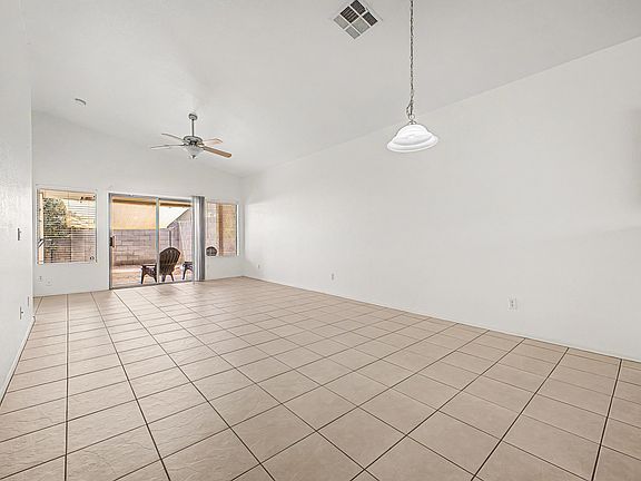 2nd image of 32 N Eaton Pl