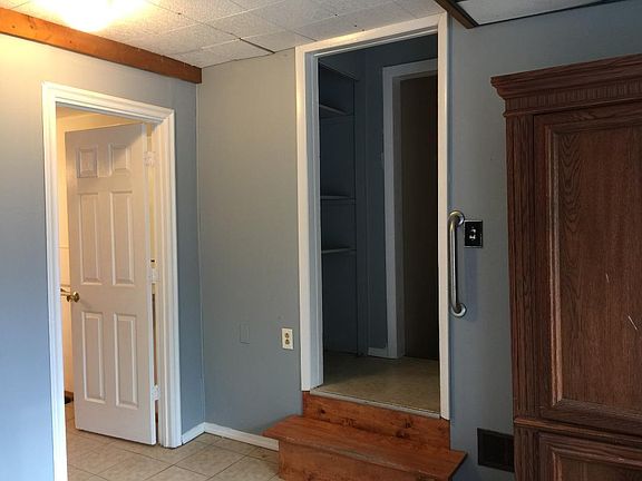 5th image of 4112 Wright Ave