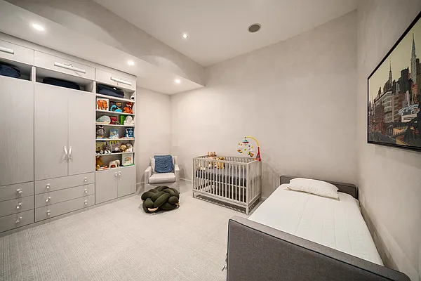 Sold by Compass | media 20