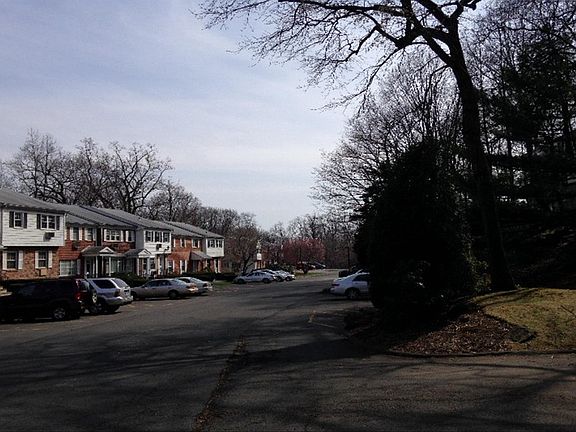 5th image of 407 Woodland Hills Rd Unit 407