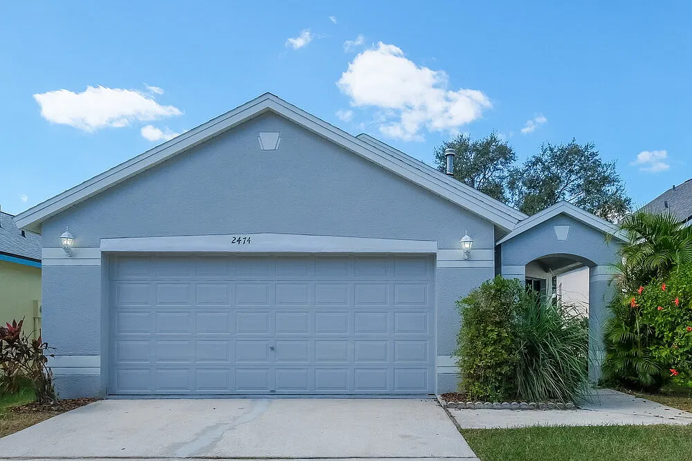 3 bed, 2.0 bath, 1269 sqft, $3,290 — Photo 1
