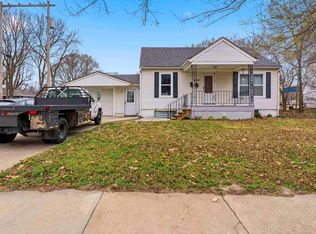 408 S 6th St, Manhattan, KS 66502