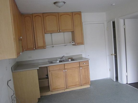 4th image of 3013 Prairie St APT A