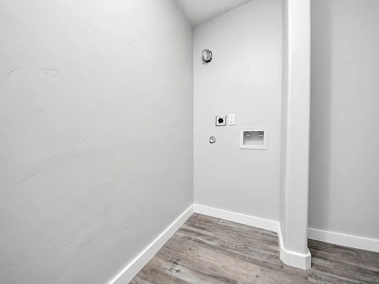6201 Batterson St — Photo 37