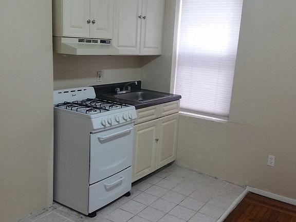 5th image of 60 Glenwood Ave APT 201