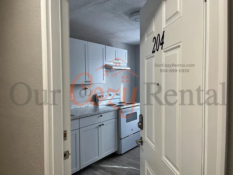 190 Wilson St E — Photo 1