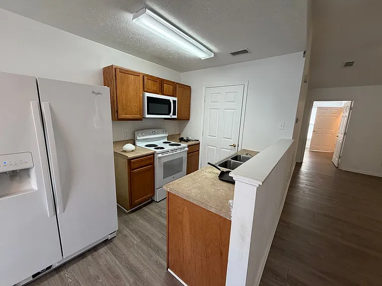 9123 Laird St — Photo 3