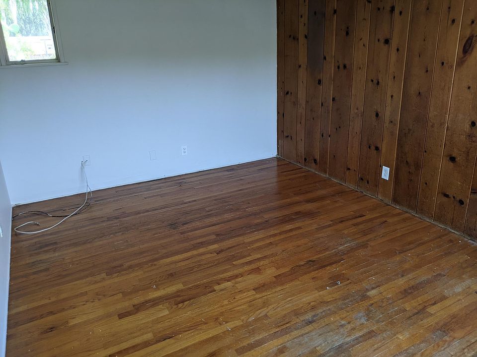 1st image of 1032 S Tulip St