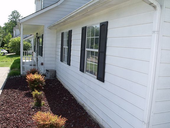 4th image of 3115 Kingsmore Dr